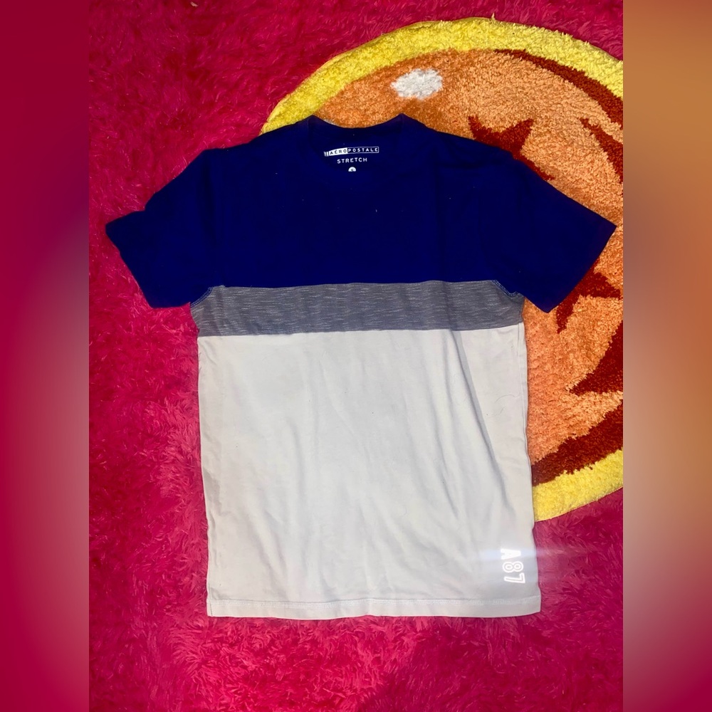 Aeropostale men’s navy colorblock tshirt